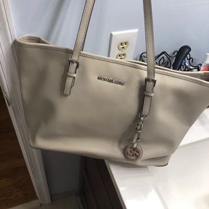 Michael kors tote